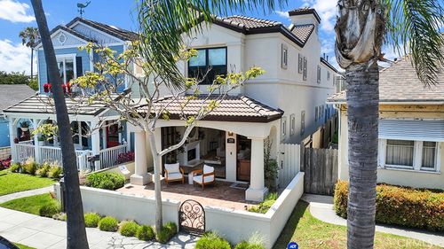 209 6th, Seal Beach, CA, 90740 | Card Image