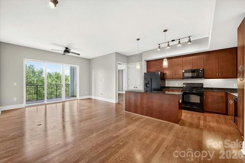 515-e-4625 Piedmont Row Dr, Charlotte, NC, 28210-4663 | Card Image