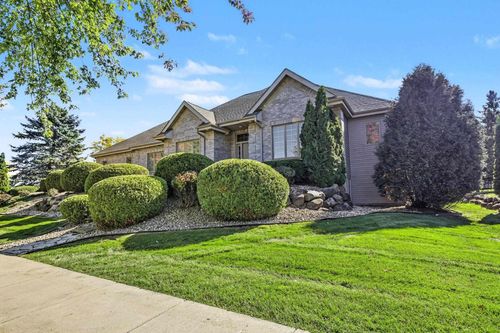 902 Winding Way, MADISON, WI, 53562 | Card Image