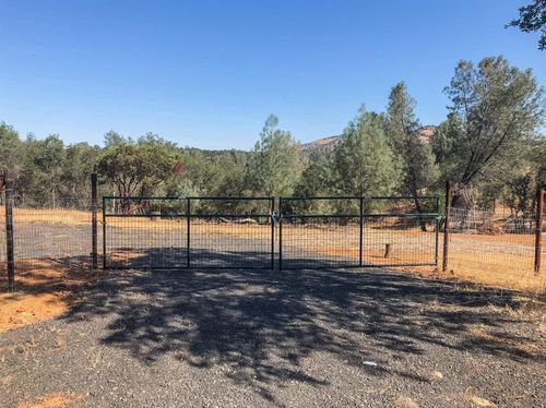 28 Black Creek Dr, Copperopolis, CA, 95228-9570 | Card Image