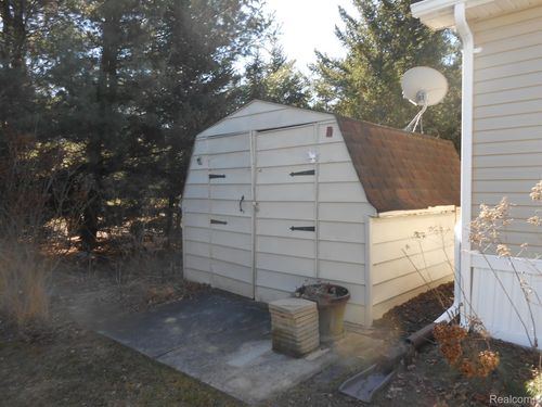 256 Shoreline Dr W, Port Sanilac, MI, 48469-9770 | Card Image