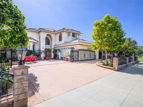 2318 W 154th St, Gardena, CA, 90249-4136 | Card Image