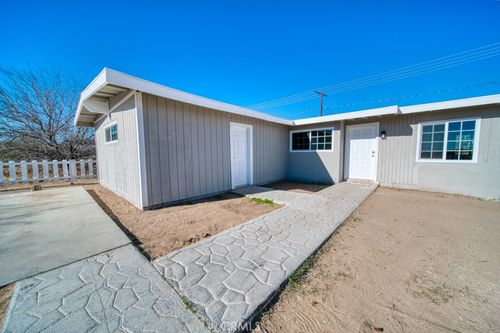 729 S Downs St, Ridgecrest, CA, 93555-4825 | Card Image