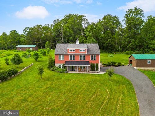 2915 Morgan Hill Rd, Easton, PA, 18042-7086 | Card Image