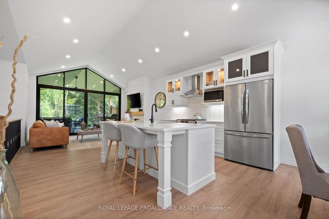 48 Deerview Dr, House other with 3 bedrooms, 3 bathrooms and 4 parking in Quinte West ON | Image 8