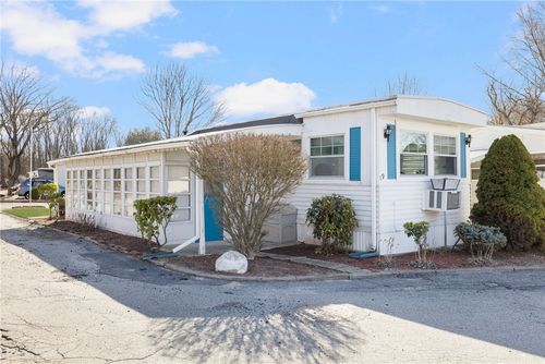 27 Woodward Rd, Lincoln, RI, 02865-4933 | Card Image