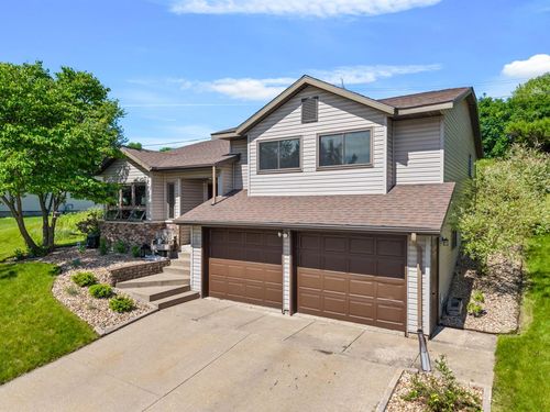 712 Juniper Street W, La Crescent, MN, 55947 | Card Image