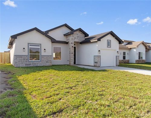 17950 Spruce St, Harlingen, TX, 78552-1451 | Card Image