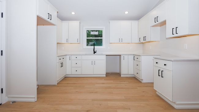 512 E Walnut St, House other with 2 bedrooms, 3 bathrooms and 2 parking in Hudson IL | Image 6