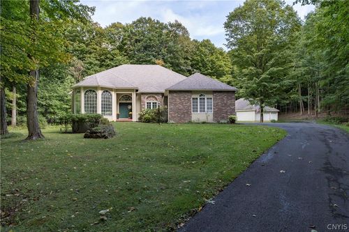 16370 Deer Run Rd, Watertown, NY, 13601-5366 | Card Image