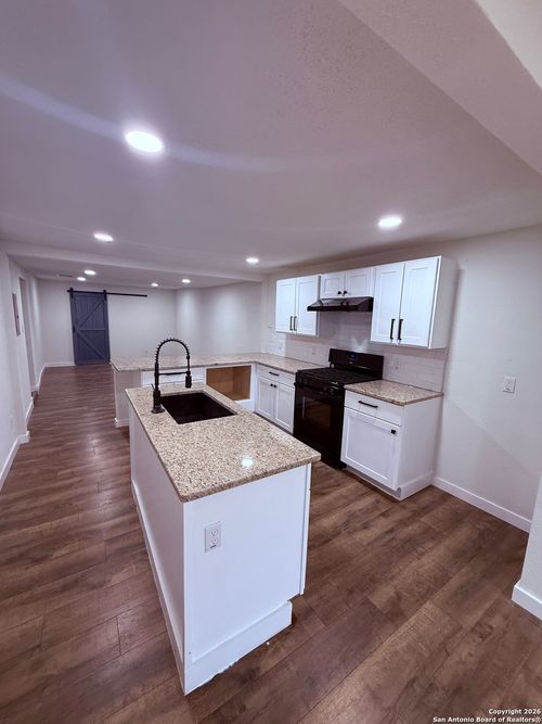 146 Leroux St, San Antonio, TX, 78207-5153 | Card Image