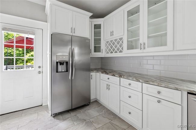 wine rack, tile backsplash | Image 15