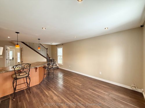 15 Forbes St, London, ON, N6J1L2 | Card Image