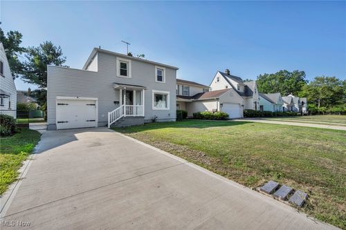 29038 Fuller Ave, Wickliffe, OH, 44092-2325 | Card Image