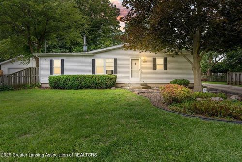 6240 Yunker St, Lansing, MI, 48911-5524 | Card Image