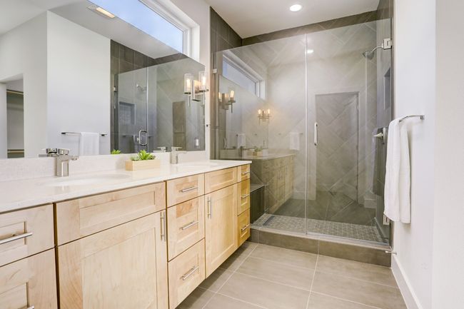 #931 primary bath | Image 34