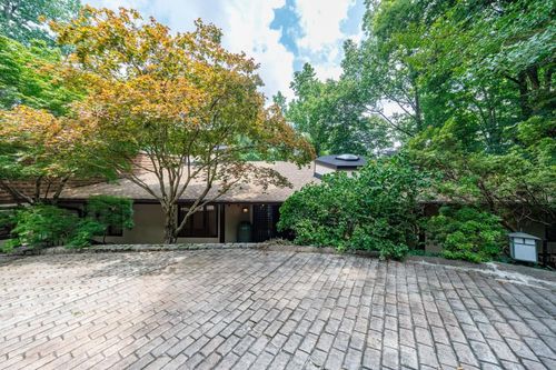 130 Huntcliff Pt, Sandy Springs, GA, 30350-1601 | Card Image