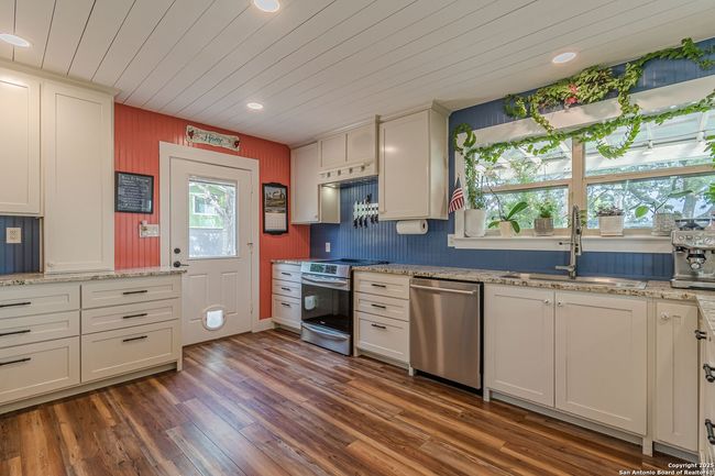 3951 Briar Hollow St, House other with 3 bedrooms, 2 bathrooms and null parking in San Antonio TX | Image 12