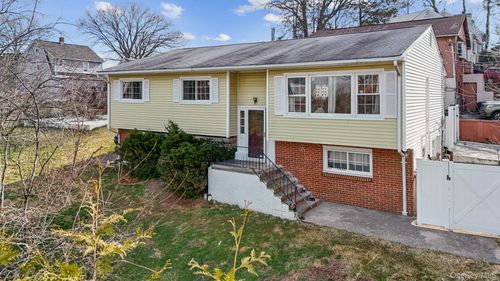 14 Dickinson Ave, Nyack, NY, 10960-2917 | Card Image
