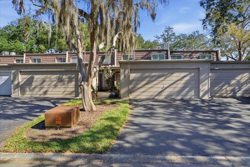 10603-10603 Carrollbrook Way, TAMPA, FL, 33618-4131 | Card Image
