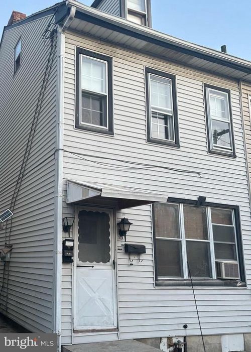 324 N 11th St, LEBANON, PA, 17046-4635 | Card Image