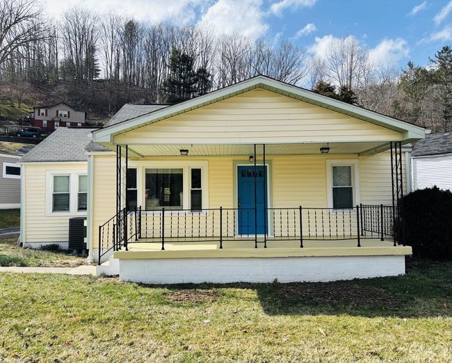 333 Circle Dr, Home with 3 bedrooms, 2 bathrooms and null parking in Bluefield VA | Image 23