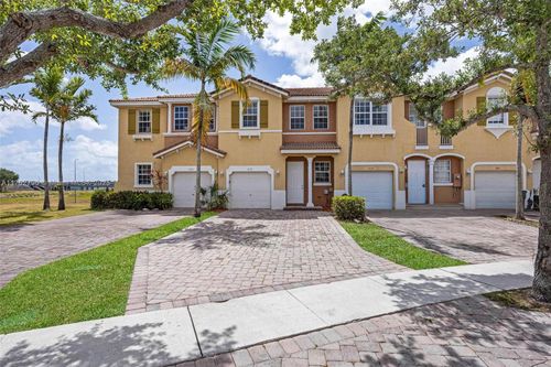 433 Ne 21st Ter, Homestead, FL, 33033-6031 | Card Image