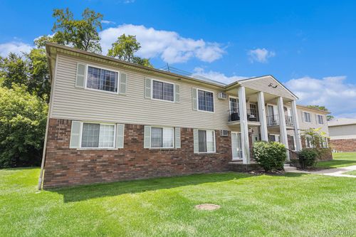 8150 24 Mile Rd, Shelby Township, MI, 48316-3558 | Card Image