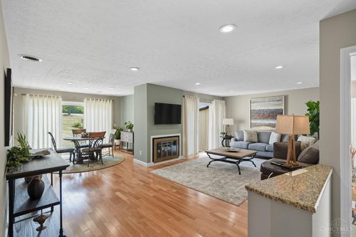 8135 Timbertree Way, West Chester, OH, 45069-1605 | Card Image