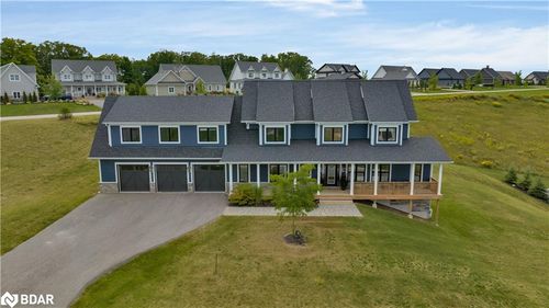 28 Thoroughbred Dr, Oro Medonte, ON, L0K1T0 | Card Image