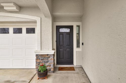 2600 Dinwiddie Way, Elk Grove, CA, 95758-7452 | Card Image