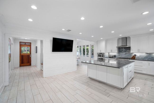Kitchen | Image 12