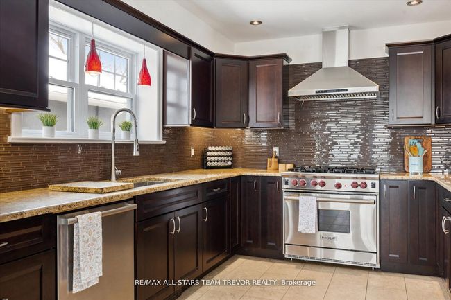 27 Corbett Cres, House other with 3 bedrooms, 4 bathrooms and 5 parking in Aurora ON | Image 10