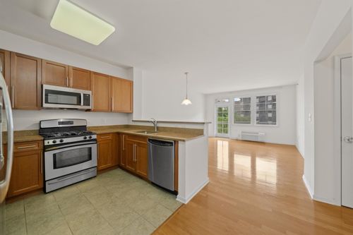 301-4 Constellation Pl, Jersey City, NJ, 07305-5496 | Card Image