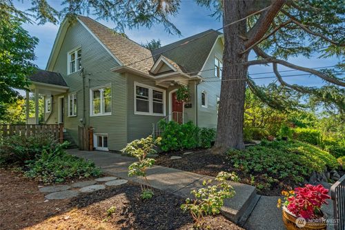6732 5th Ave Nw, Seattle, WA, 98117-5013 | Card Image