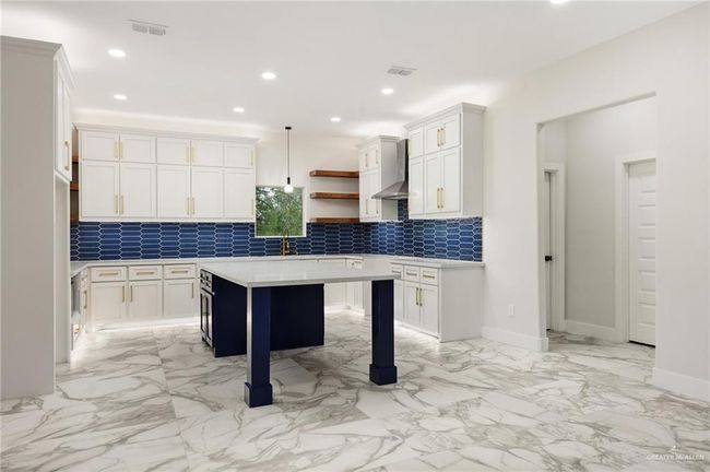 2313 Champion Ave, House other with 3 bedrooms, 2 bathrooms and null parking in Donna TX | Image 4