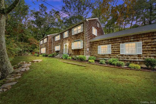 23 Tatomuck Rd, Pound Ridge, NY, 10576-1431 | Card Image