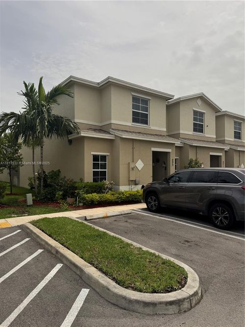 495 Ne 5th Way, Florida City, FL, 33034-3295 | Card Image