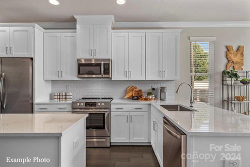 53-3016 Loso Ter, Charlotte, NC, 28217 | Card Image
