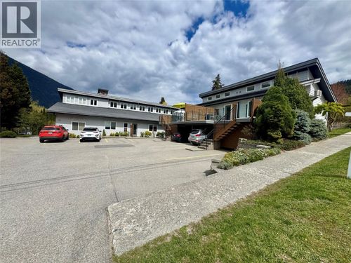 4-702 4th St, Nelson, BC, V1L2S8 | Card Image