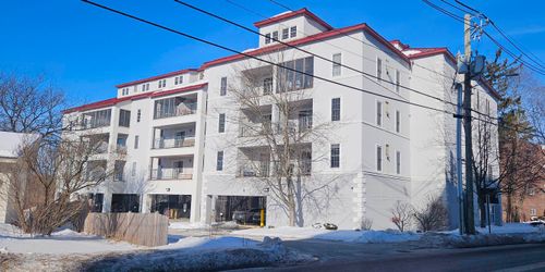 303-96 River Road, Manchester, NH, 03104 | Card Image