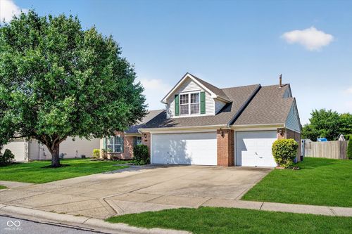 804 Weeping Way Ln, Avon, IN, 46123-8179 | Card Image