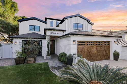 1852 6th St, Manhattan Beach, CA, 90266-6319 | Card Image