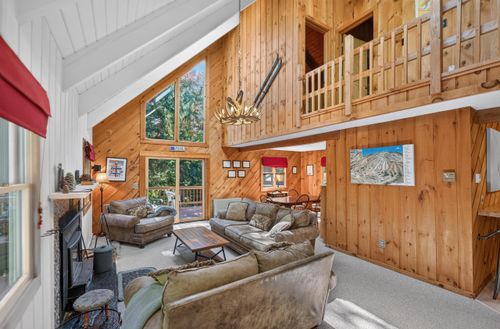 43 Upper Highlands Loop, West Dover, VT, 05356-8810 | Card Image