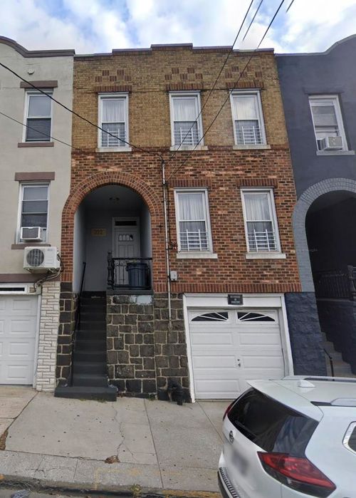 322 67th St, West New York, NJ, 07093-2404 | Card Image