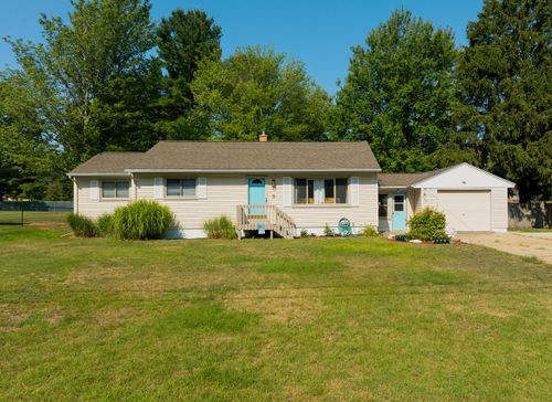 5141 Davis Rd, Norton Shores, MI, 49441-5864 | Card Image