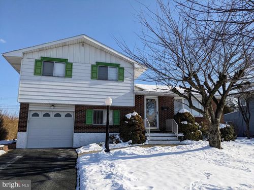 107 S 10th St, Coplay, PA, 18037-1117 | Card Image