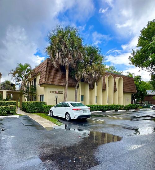 11622-11622 Royal Palm Blvd, Coral Springs, FL, 33065-6928 | Card Image