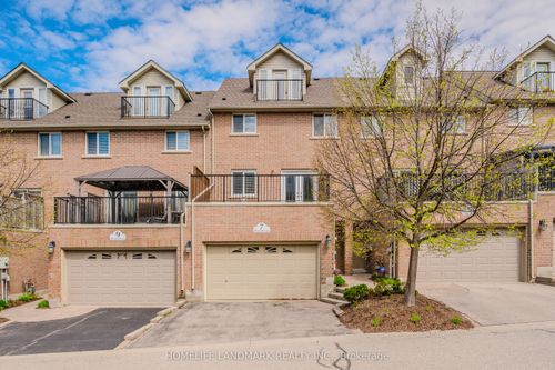7 Whitehall Lane, Cambridge, ON, N1R8N3 | Card Image