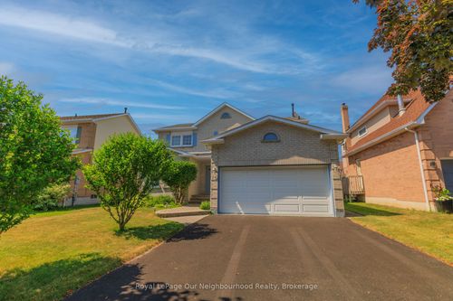10 Holden Crt, Whitby, ON, L1N9A1 | Card Image